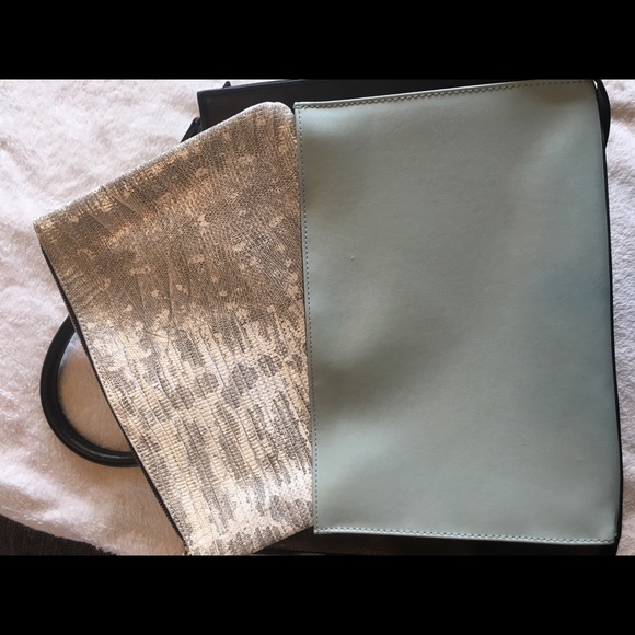 Large Mossimo purse - Picture 2 of 4